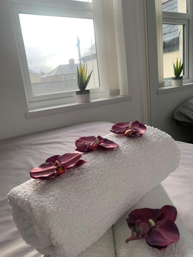 Ak Serviced Apartments - Exclusive Two-Bedroom Apartment Cardiff Kültér fotó